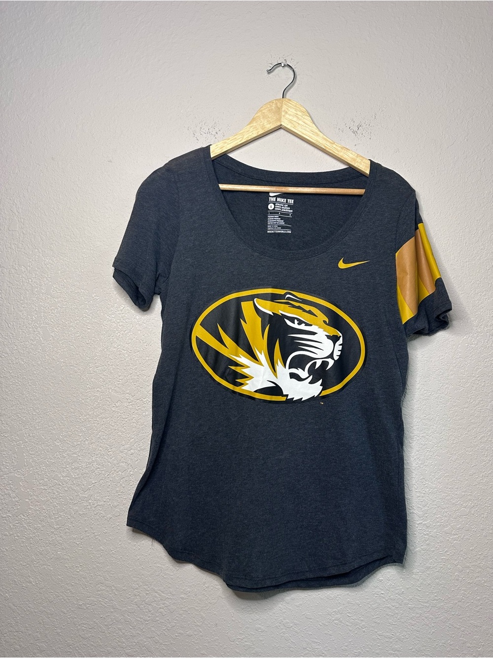 Nike Athletic Cut Charcoal Grey Mizzou Tee Shirt Size Large